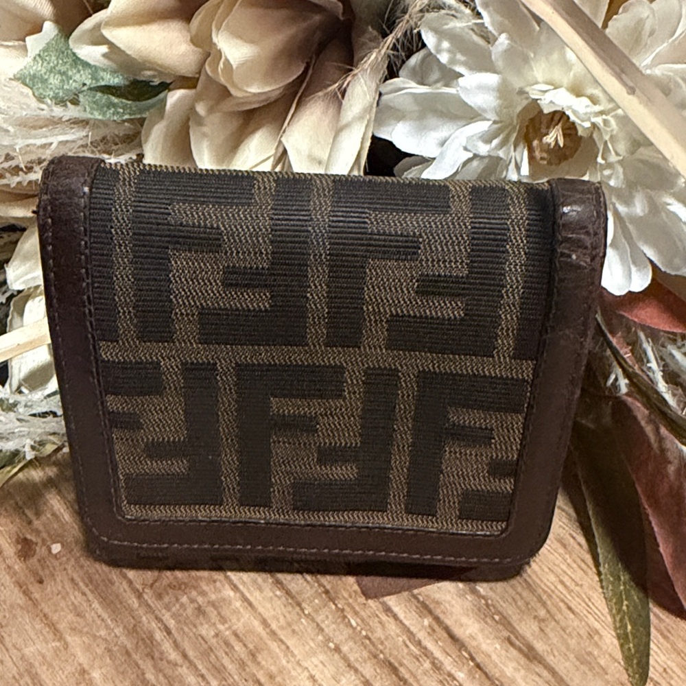 💯Fendi Dark Brown and Black Wallet